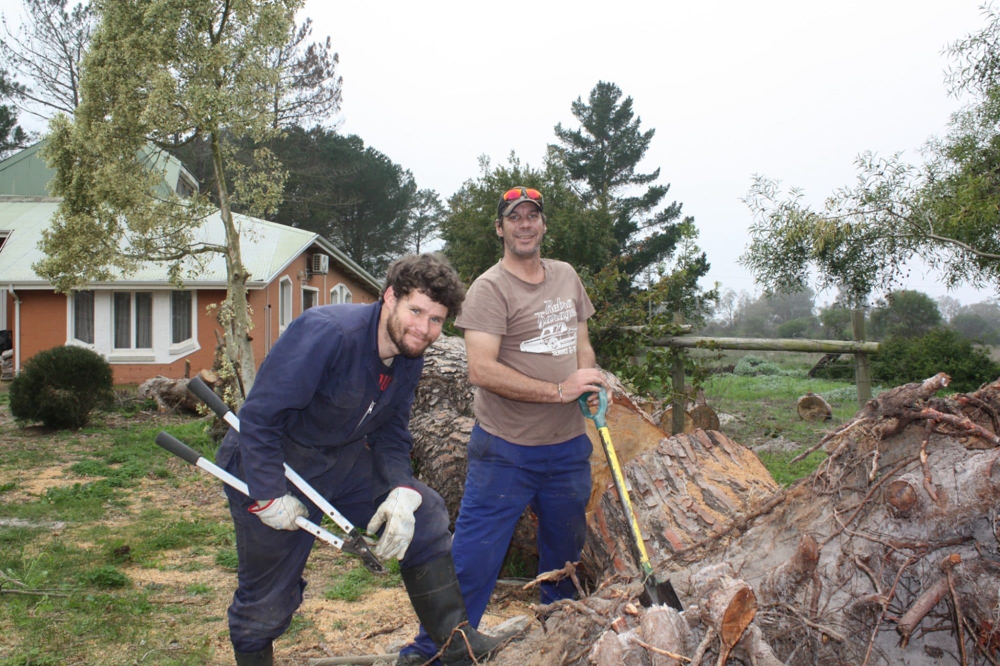 Residents cleaning up for mandela day